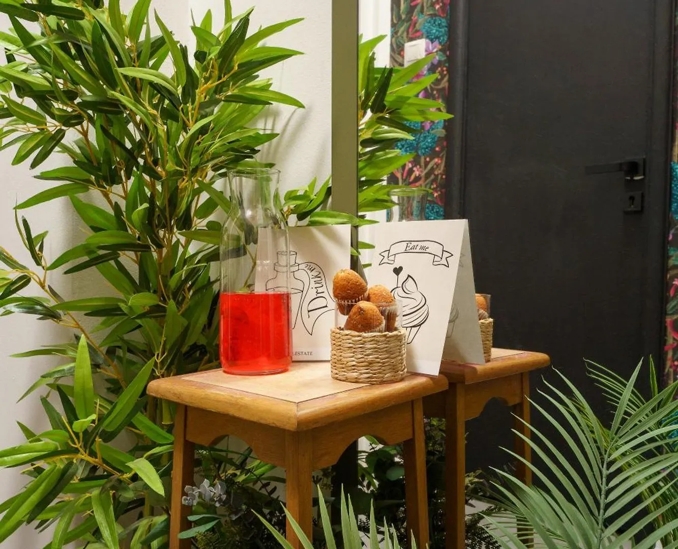 Alice In Wonderland - Selestate Apartment Bucharest