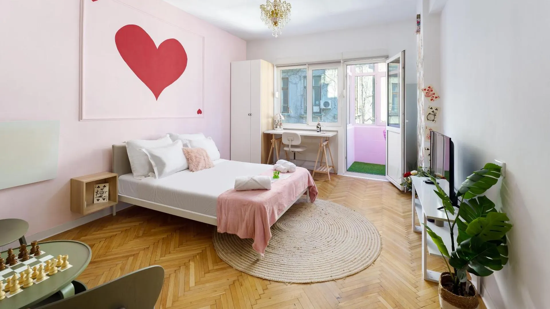 Alice In Wonderland - Selestate Apartment Bucharest Romania