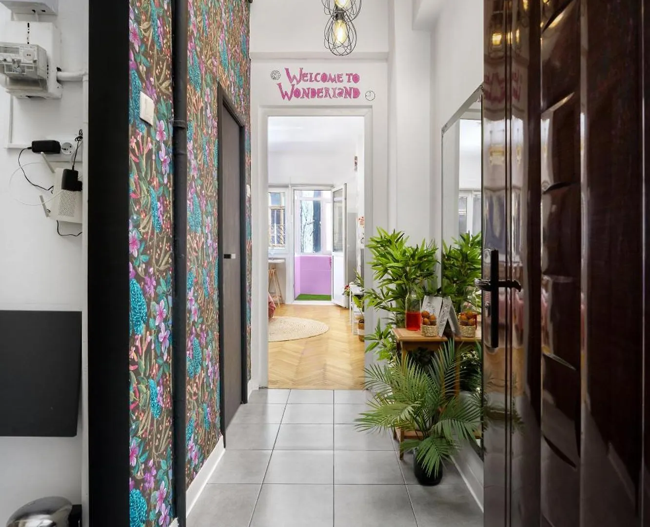 Alice In Wonderland - Selestate Apartment Bucharest